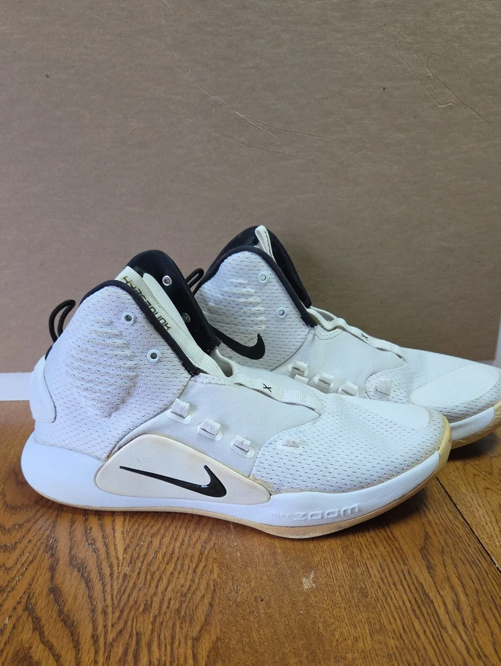 Nike Zoom Hyperdunk X high-top basketball shoes 2018 Size 9.5 *Need Laces*